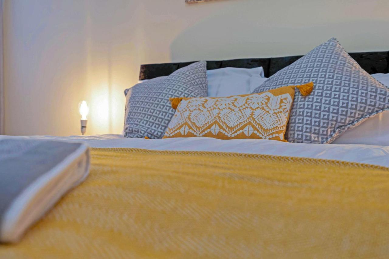 Modern & Spacious 2 Bedroom Serviced Apartment Next To Lochend Park - Private Underground Parking & Lift Available - Close To Edinburgh City Centre 外观 照片