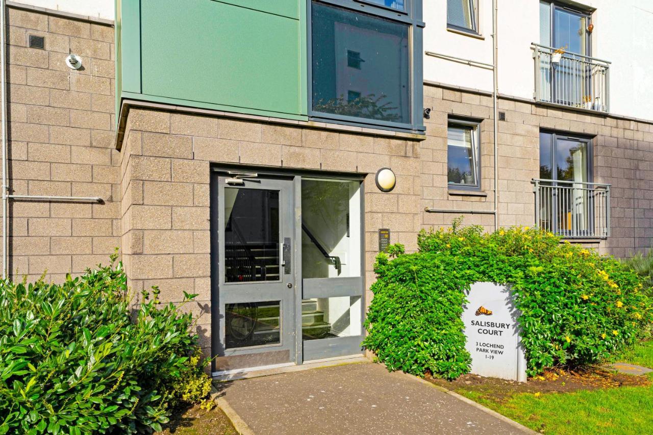 Modern & Spacious 2 Bedroom Serviced Apartment Next To Lochend Park - Private Underground Parking & Lift Available - Close To Edinburgh City Centre 外观 照片